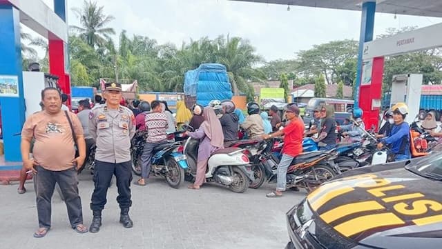 polres_batu_bara_cek_14_spbu_sejumlah_lokasi_kosong_bbm_pasokan_pertamina_ditunggu_malam_ini