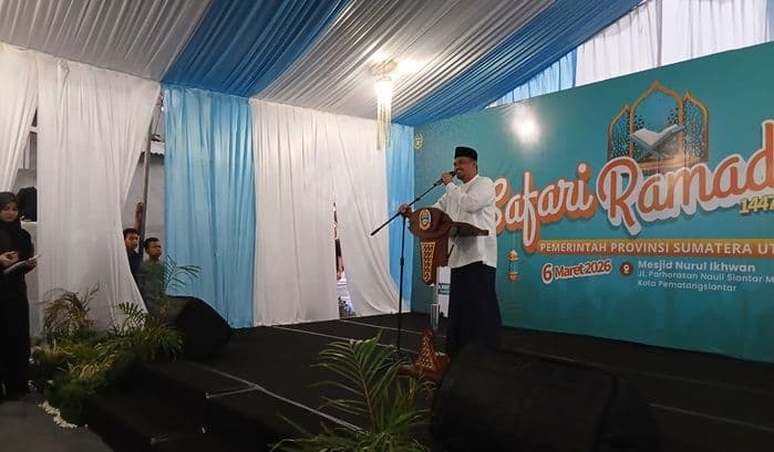 safari_ramadan_di_pematangsiantar_bobby_nasution_serahkan_bantuan_rp350_juta_untuk_masjid_nurul_ikhwan