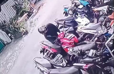 sepeda_motor_mahasiswi_pkl_raib_di_parkiran_puskesmas_sentosa_baru_medan
