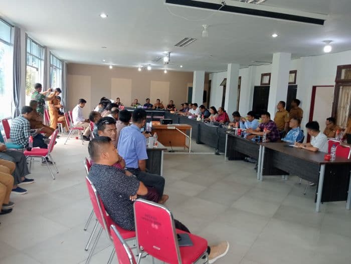 koperasi_hkm_pjs_tak_hadir_di_rdp_dprd_samosir_dewan_desak_evaluasi_dan_pemberhentian_sementara