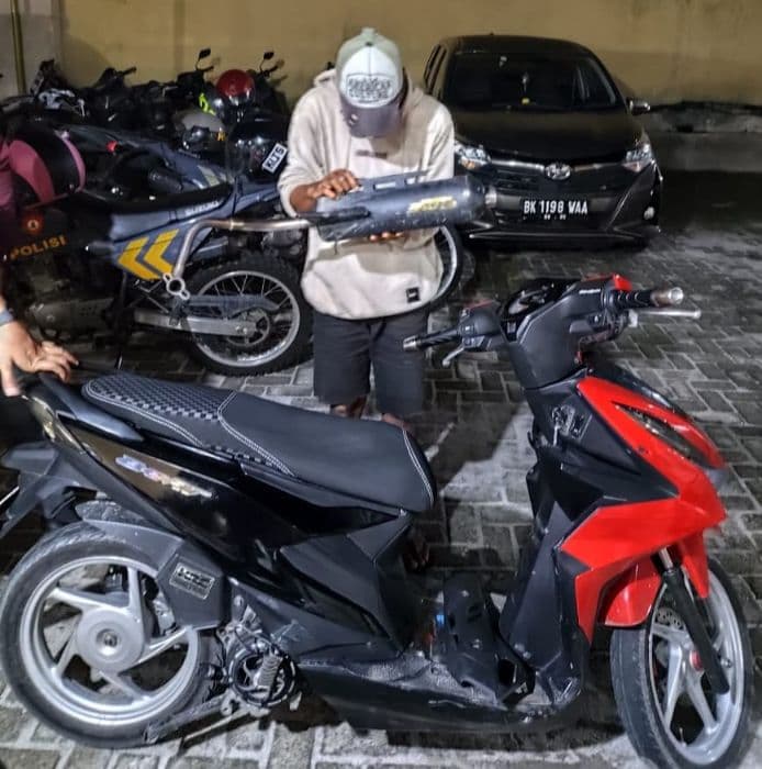 polisi_jaring_enam_motor_berknalpot_brong_di_pematangsiantar