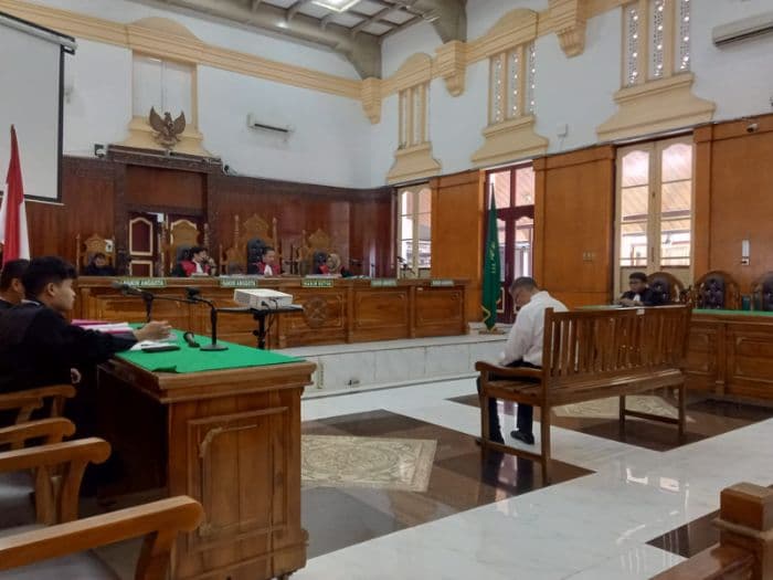 direktur_pt_inalumdirut_pt_pasu_didakwa_korupsi_penjualan_aluminium_rp141_miliar_di_pn_medan