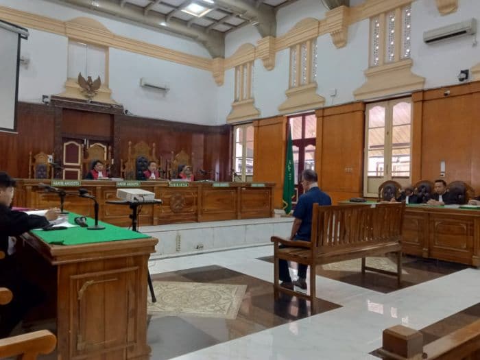 dirut_pt_pasu_bantah_dakwaan_korupsi_rp141_miliar_dalam_sidang_tipikor_medan