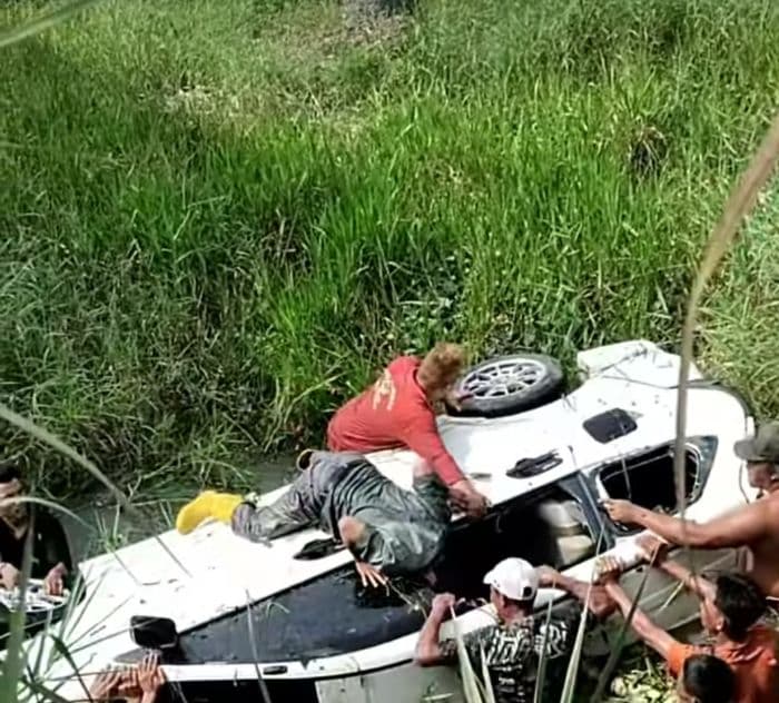 kecelakaan_tunggal_di_sergai_dua_penumpang_avanza_tewas