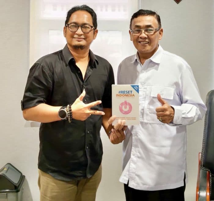 perkuat_referensi_dan_nalar_kritis_akademisi_melalui_buku_reset_indonesia