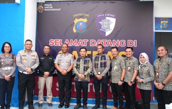polri_dan_bpjs_kesehatan_uji_coba_layanan_sim_terintegrasi_dengan_jkn_aktif_di_simalungun