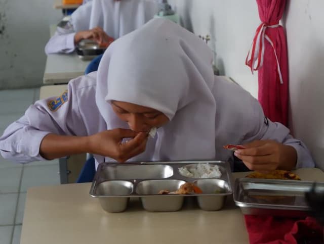nanik_s_deyang_ditunjuk_pimpin_bgn_pakar_sarankan_siap_mundur_jika_terjadi_keracunan