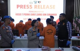 polres_samosir_tangkap_enam_tersangka_kasus_curamor_curat_dan_pencurian_emas_