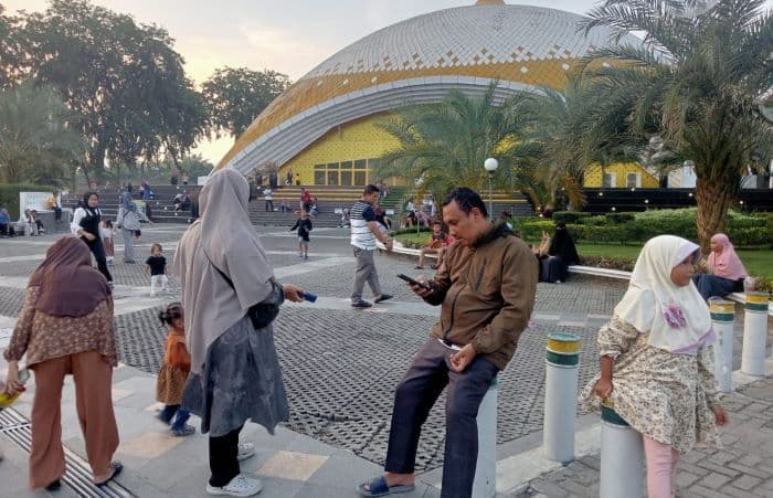 masjid_agung_dan_miniatur_kabah_jadi_magnet_wisata_religi_di_lubuk_pakam