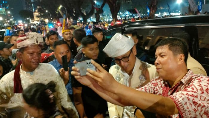 masyarakat_tumpah_ruah_padati_colorful_medan_carnival_2025