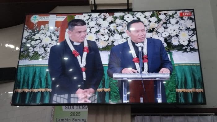pdt_jhon_cristian_saragih_dilantik_sebagai_ephorus_gkps