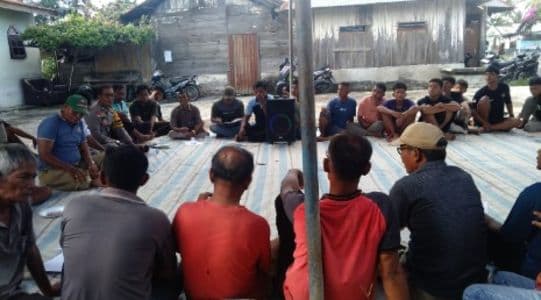 bagi_pencuri_jangan_cobacoba_tinggal_di_dusun_juhar_ii_serdang_bedagai