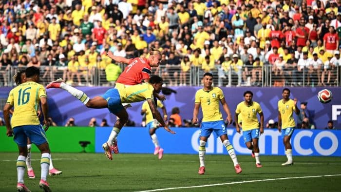 haaland_borong_dua_gol_norwegia_singkirkan_brasil_dan_lolos_ke_perempat_final