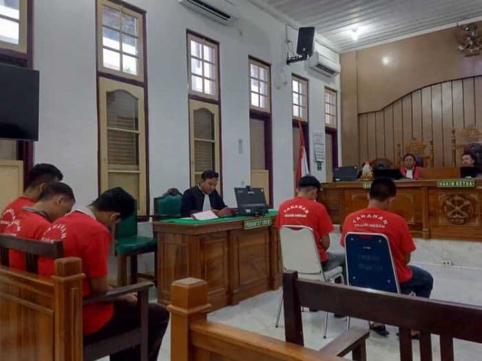 lima_kurir_ganja_46_kg_di_medan_dituntut_18_tahun_penjara_jaksa_sopan_di_persidangan
