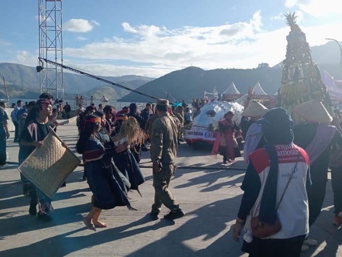bukan_sekadar_pesta_budaya_festival_tao_toba_jou_jou_2026_dorong_umkm_samosir_naik_kelas