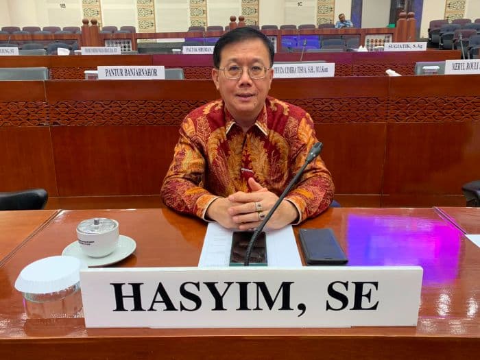 hasyim_pertanyakan_keberadaan_batang_pohon_yang_ditebang_untuk_brt_medan_aph_harus_selidiki