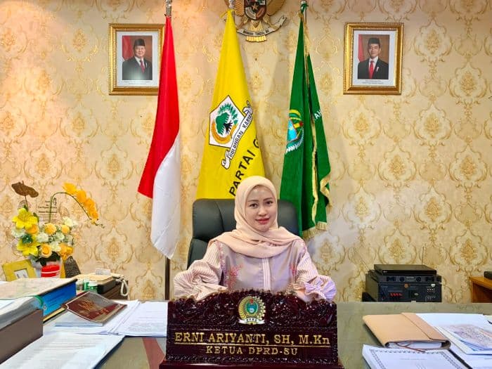 ketua_dprd_sumut_ajak_masyarakat_mulai_kibarkan_bendera_merah_putih