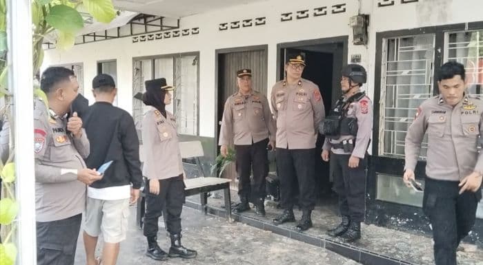 lakukan_olah_tkp_polisi_dalami_kematian_panda_saragih_dan_kerusakan_pt_sibulan_estate