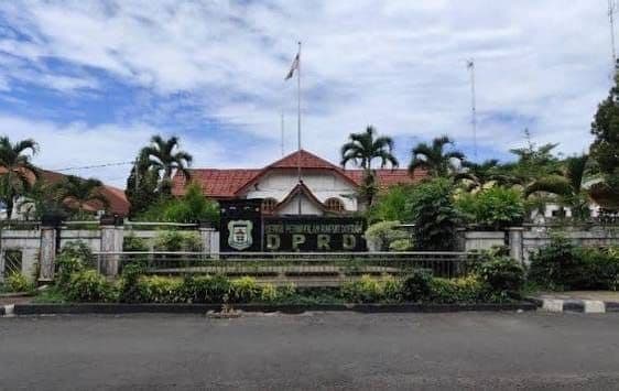 pemko_pematangsiantar_serahkan_kuappas_apbd_2027_ke_dprd_pembahasan_menunggu_jadwal