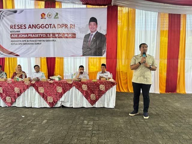 reses_di_medan_kota_ade_jona_prasetyo_janji_perjuangkan_spp_sma_gratis