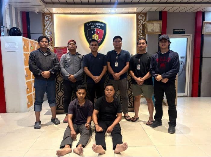 resmob_polrestabes_medan_tangkap_dua_pria_terkait_pencurian_mobil_rush_otak_pelaku_diburu