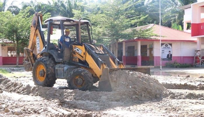 sepekan_pascabanjir_serbelawan_pemulihan_masih_berlangsung_pt_bridgestone_bantu_bersihkan_lumpur
