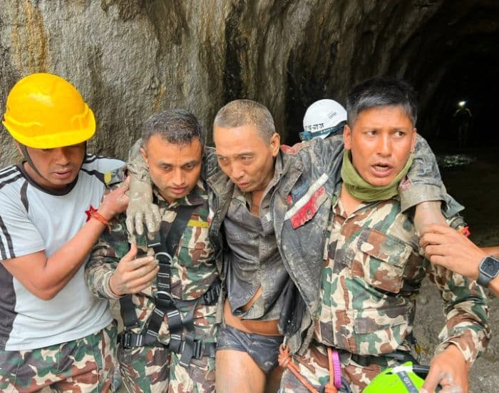 10_hari_pascabanjir_nepal_dua_lagi_korban_ditemukan_selamat
