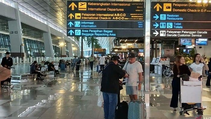bandara_soetta_ditutup_sementara_imbas_abu_erupsi_gunung_anak_krakatau