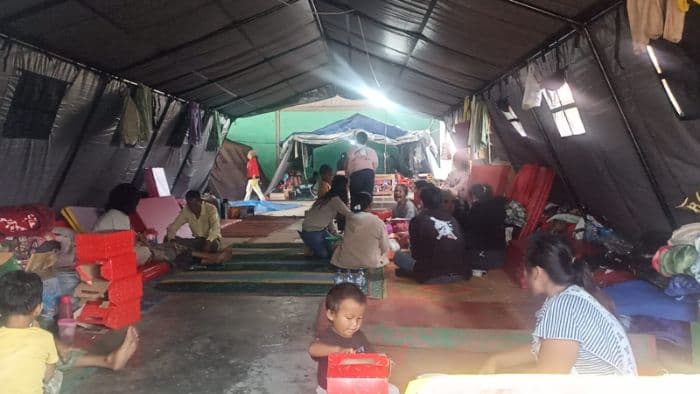 belum_tahu_kapan_bisa_pulang_pengungsi_sinabung_berharap_tidak_ada_erupsi_lagi_tahun_ini