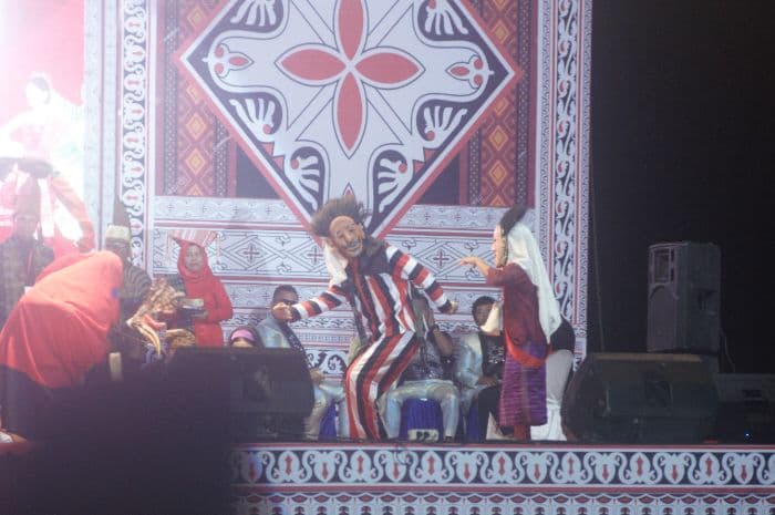 pertunjukan_hudahuda_asal_simalungun_pukau_masyarakat_di_psbd_asahan