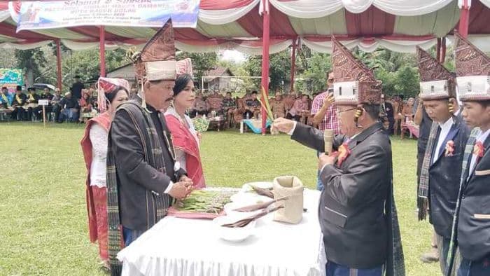 raja_nagur_bolag_damanik_dilantik_bupati_sergai_dikukuhkan_jadi_marga_damanik