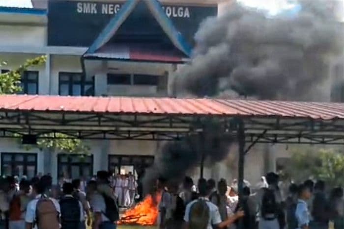 siswa_smk_negeri_3_sibolga_unjuk_rasa_tuntut_fasilitas