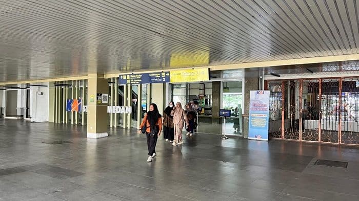 14_ribu_turis_asing_naik_kereta_api_di_sumut_stasiun_medan_jadi_pusat_perjalanan_