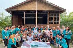 atasi_3_masalah_desa_pesisir_mahasiswa_unimed_sulap_sampah_plastik_jadi_cuan_di_tanjung_rejo_
