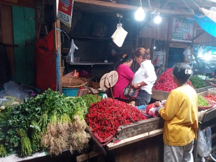 cabai_merah_tembus_rp85_ribu_per_kg_warga_siantar_kurangi_belanja