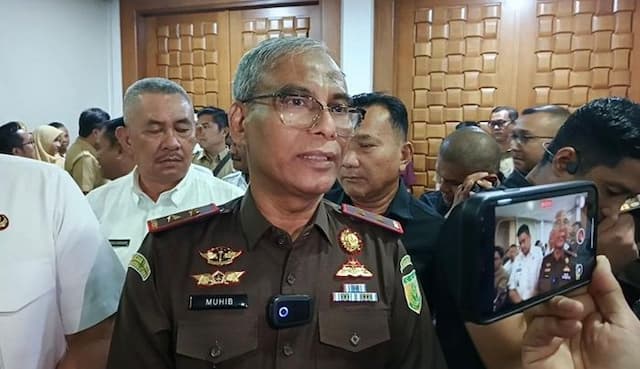 cegah_jaksa_nakal_kajati_sumut_buka_aduan_untuk_kepala_sekolah_