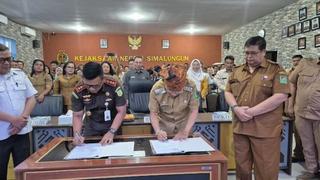 kejari_simalungun_luncurkan_jaksa_sahabat_pendidik_perkuat_pemahaman_hukum_di_sekolah
