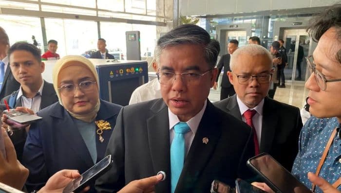 dpr_sahkan_ruu_ketenagakerjaan_jadi_uu_menaker_perkuat_perlindungan_pekerja