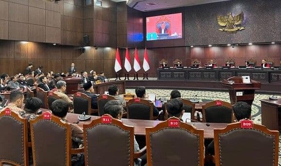 mk_nyatakan_gugatan_syarat_pendidikan_gibran_dalam_pilpres_2024_tidak_dapat_diterima