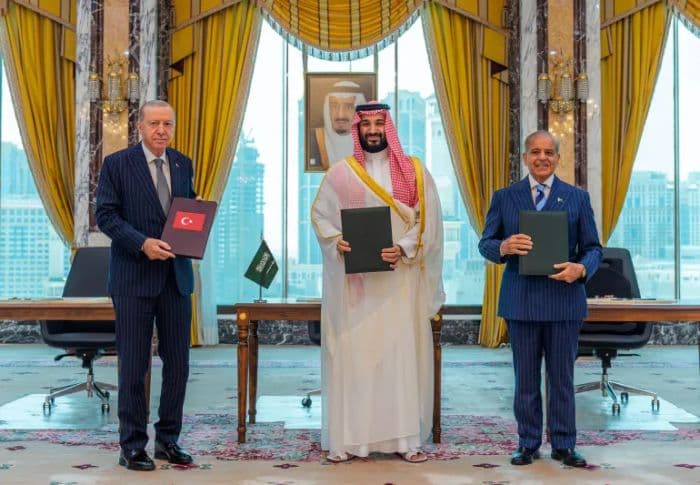 turki_pakistan_dan_arab_saudi_aktifkan_pakta_mekah_hadapi_houthi