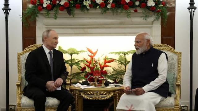 putin_siap_pasok_minyak_ke_india_meski_as_tekan_hentikan_impor_rusia
