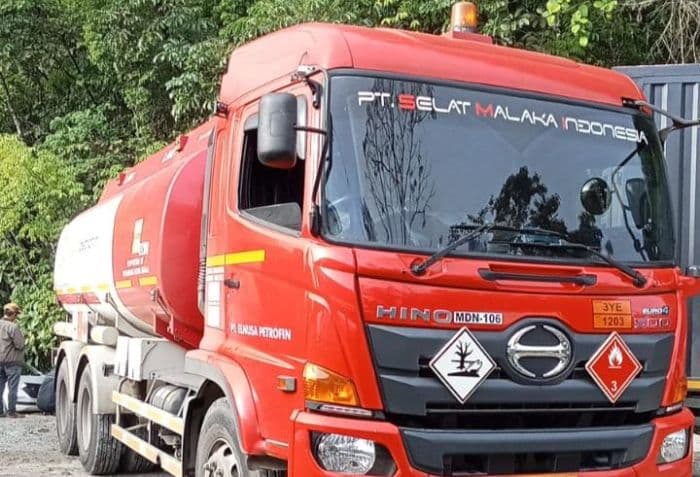 spbu_di_dairi_tidak_beroperasi_lima_unit_mobil_tangki_bbm_pertamina_terjebak_macet_di_lae_pendaroh