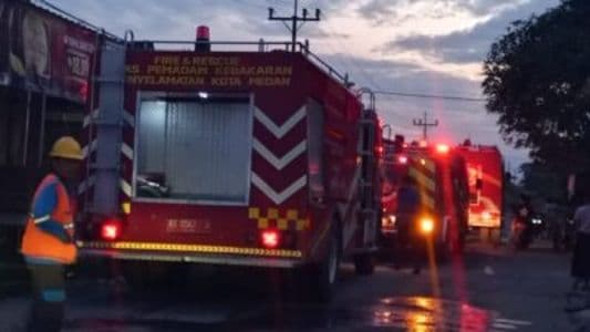 dua_rumah_di_kampung_nelayan_indah_medan_labuhan_terbakar