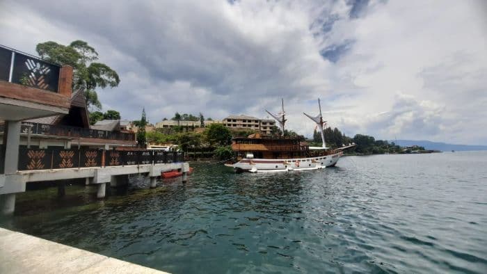 kapal_tradisional_danau_toba_layani_25_ribu_wisatawan_selama_libur_nataru