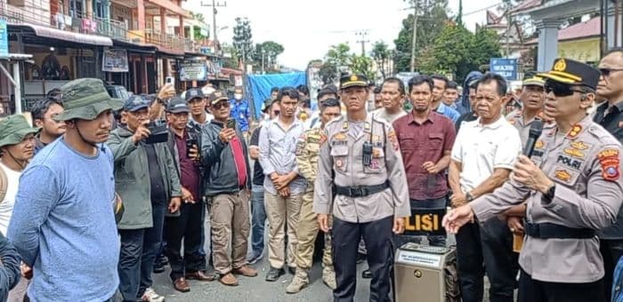 kasus_lempar_polisi_saat_unjuk_rasa_berkas_12_warga_parbuluan_vi_dairi_sudah_lengkap