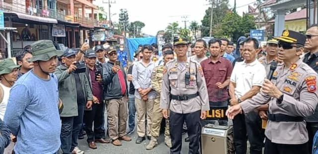 kasus_lempar_polisi_saat_unjuk_rasa_berkas_12_warga_parbuluan_vi_dairi_sudah_lengkap