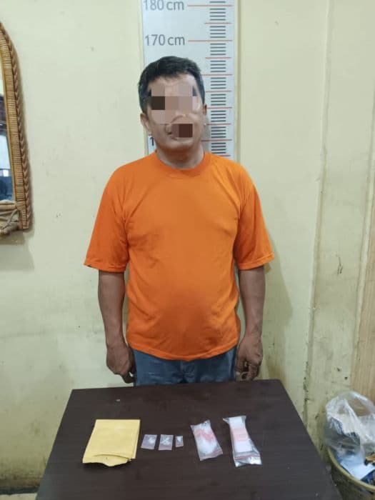 polsek_stabat_amankan_pengedar_sabu_di_langkat_barang_bukti_1_gram_disita
