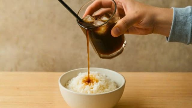 tren_nasi_dicampur_es_kopi_americano_bisa_picu_masalah_kesehatan
