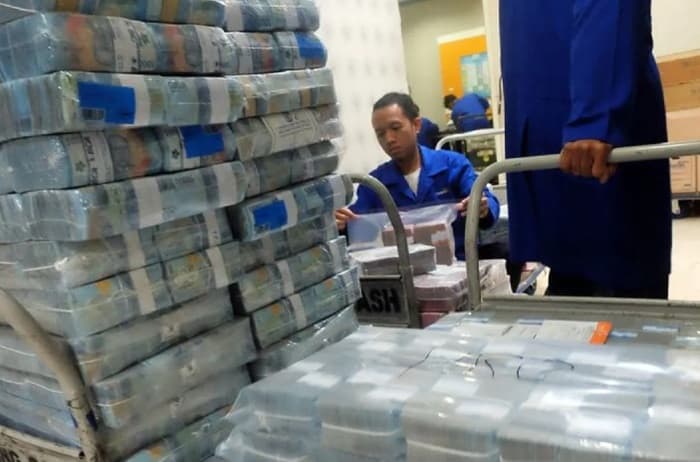 akhir_januari_2025_cadangan_devisa_ri_naik_jadi_1561_miliar_dolar_as
