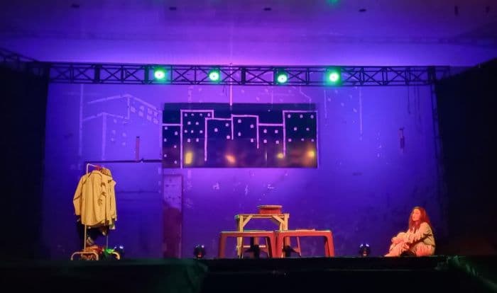 angkat_isu_perempuan_aucintia_manik_lakoni_enam_karakter_berbeda_di_pentas_monolog_bias_lampu_kota